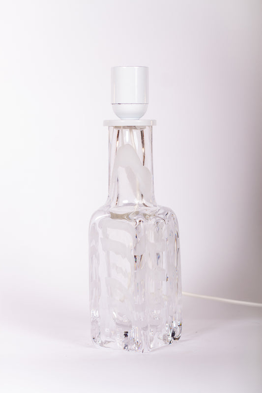 Elegant lampfot i klarglas med vitt mönster från Kosta Glasbruk, 1960-tal
