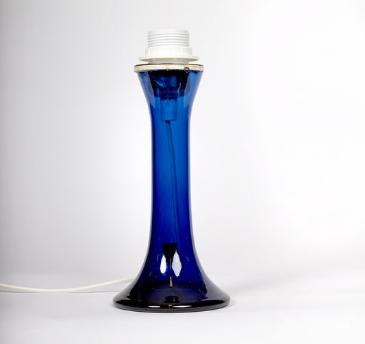 Liten lampfot i blått gla s från Luxus. 70-talsdesign
