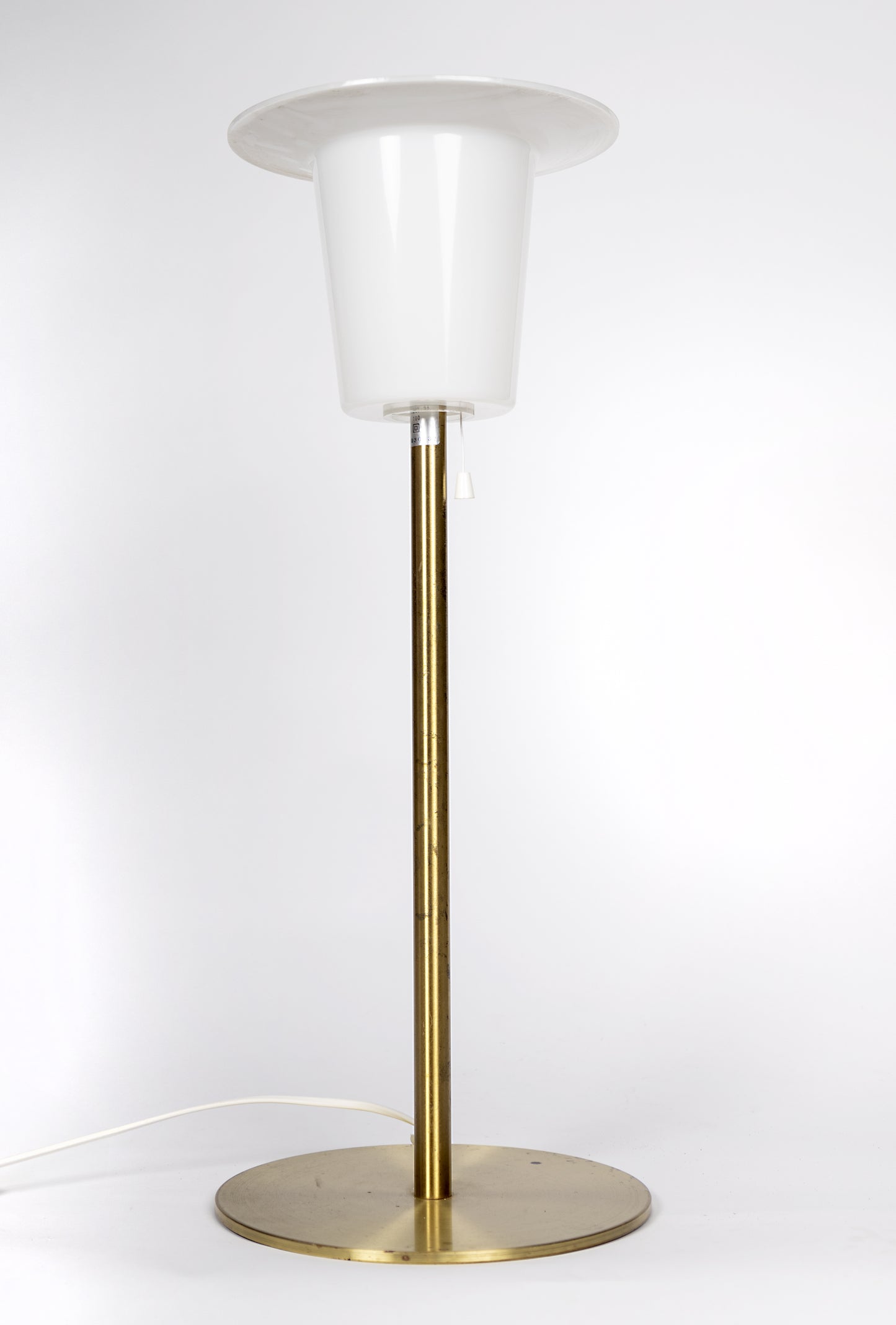 Lampfot i mässing och glas, designad av Luxus
