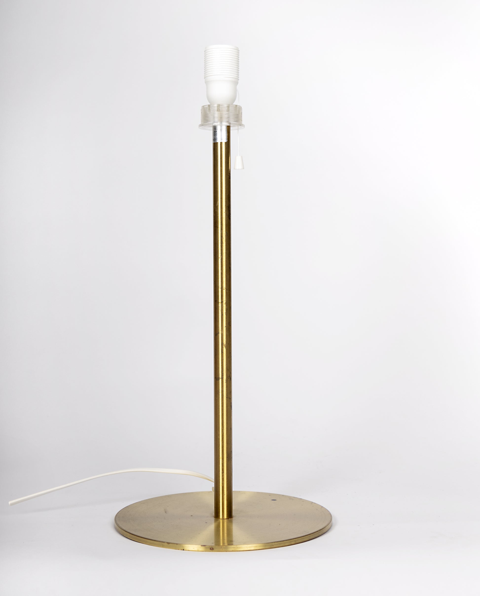 Lampfot i mässing och glas, designad av Luxus
