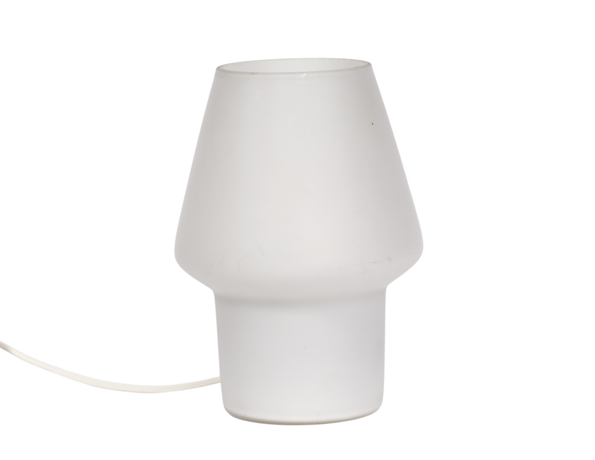 Liten elegant lampfot i matt vitt glas från Luxus i Vittsjö, design Uno och Östen Kristansson, 1960-tal