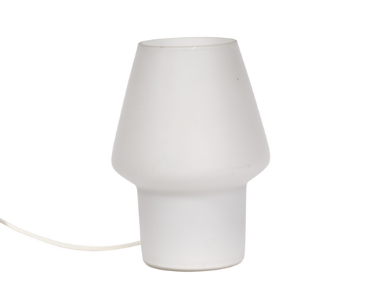 Liten elegant lampfot i matt vitt glas från Luxus i Vittsjö, design Uno och Östen Kristansson, 1960-tal