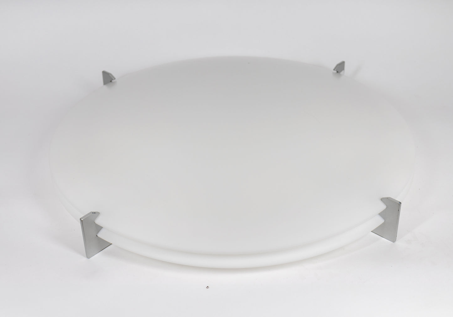 Retro plafond i akrylplast med fästen i metallfärgad plast av Uno och Östen Kristiansson för Luxus Vittsjö, 1970-tal
