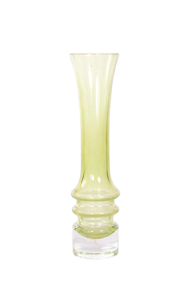 Ljusgrön glasvas från Sea glasbruk Kosta.