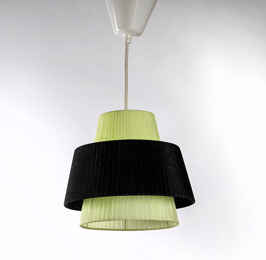 Stilren lampa i svart och ljusgrön textil, 1990-tal
