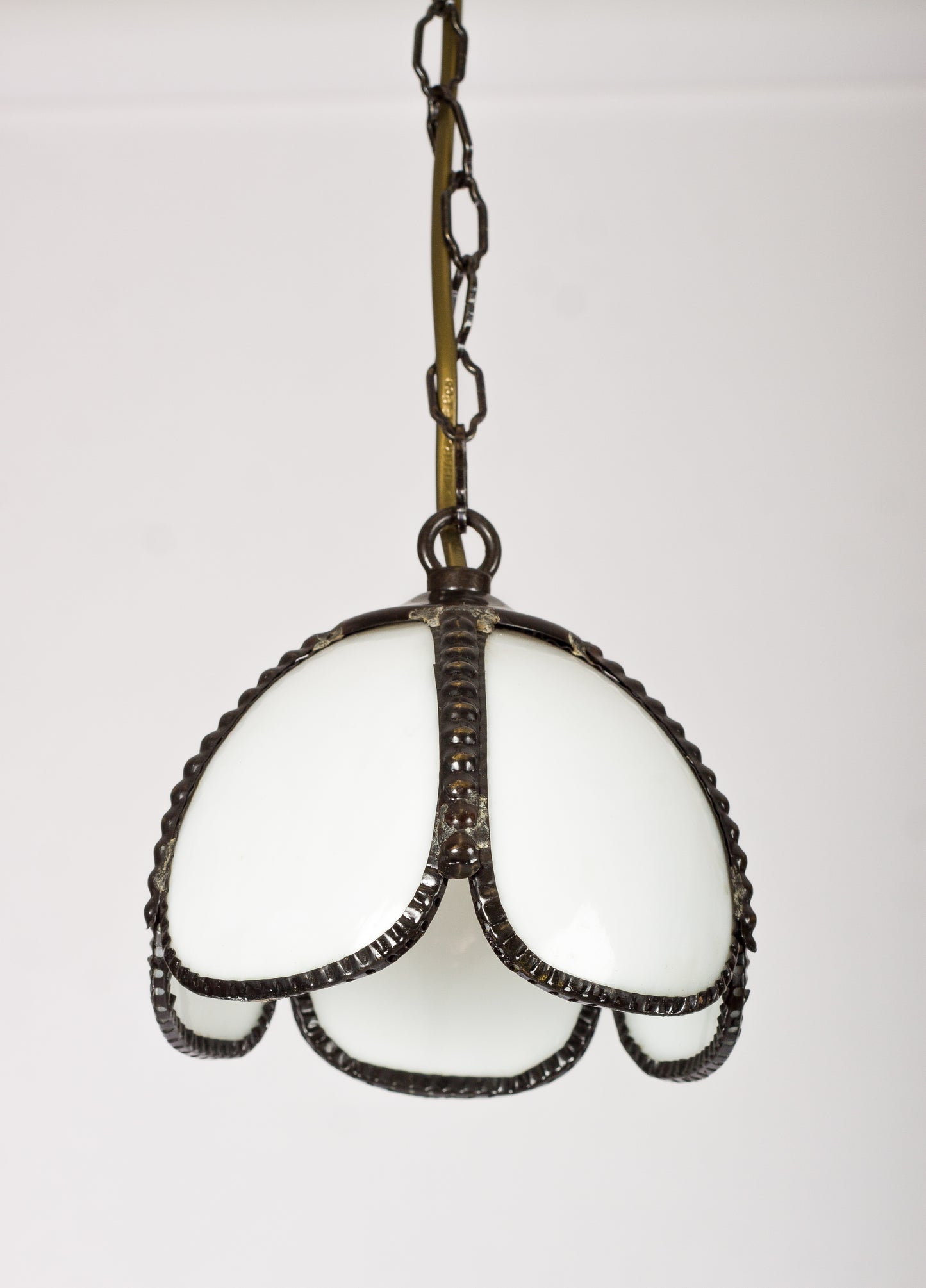 Retro fönsterlampa i tiffanystil, färgat glas med kedja
