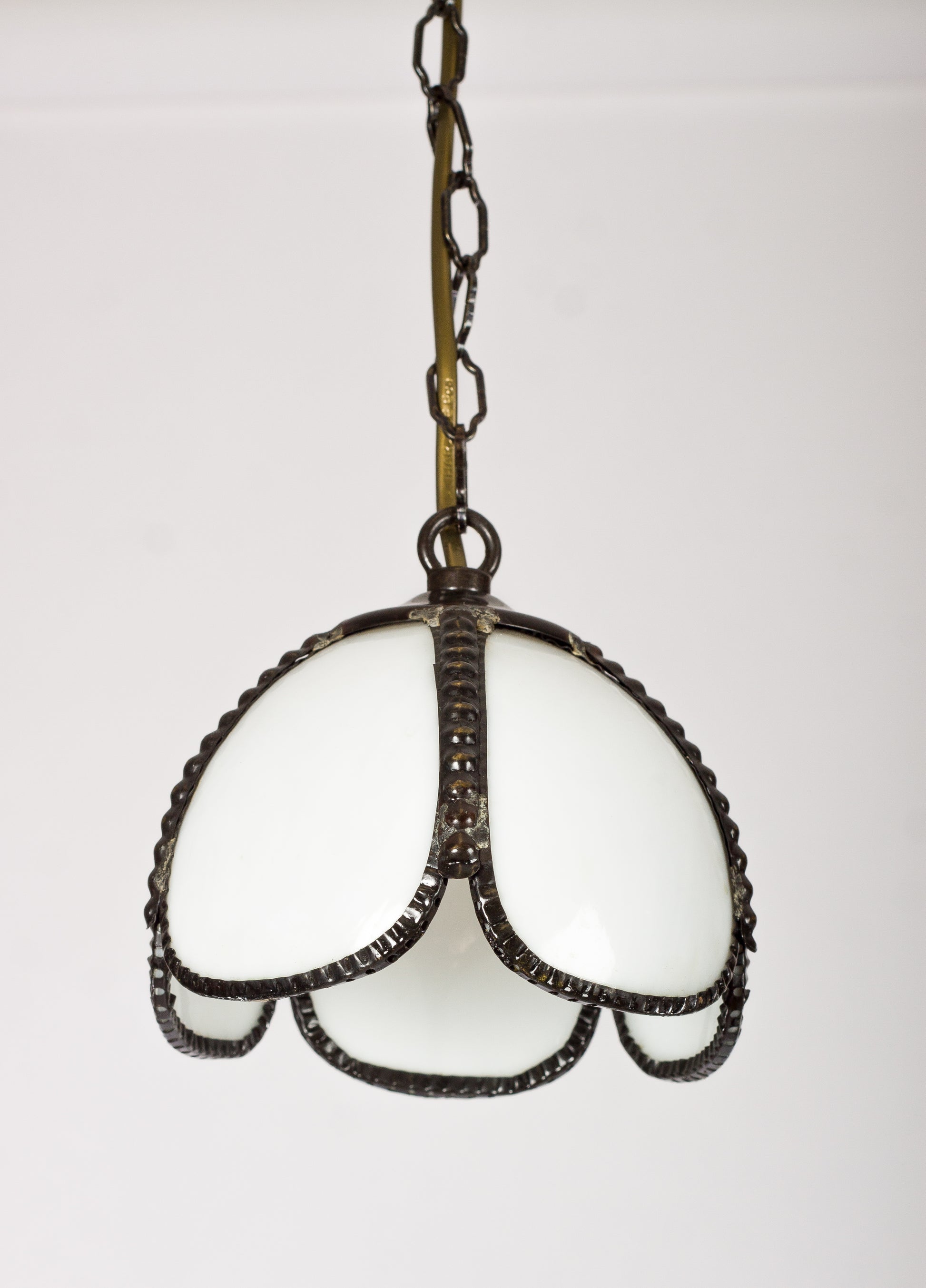 Retro fönsterlampa i tiffanystil, färgat glas med kedja
