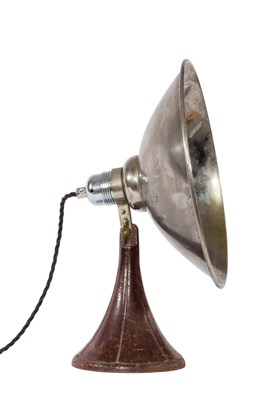 Cool vägglampa och bordslampa i vinröd och kromad metall med gjutjärnsdetaljer, svart tvinnad textilkabel, 1930-tal