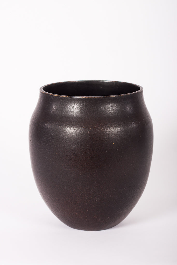 Keramikkruka och vas av Agne Aronsson (1924–1990). Nordisk keramikdesign.

