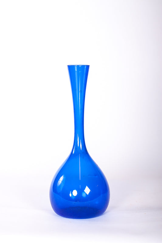 Bulbvas i blått glas.
