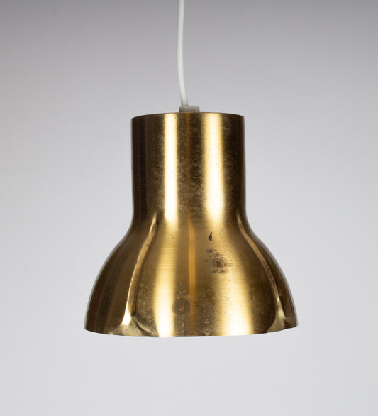 Fönsterlampa i mässing, säljs parvis. Klassisk vintage belysning med tidlös mässingsdetalj.
