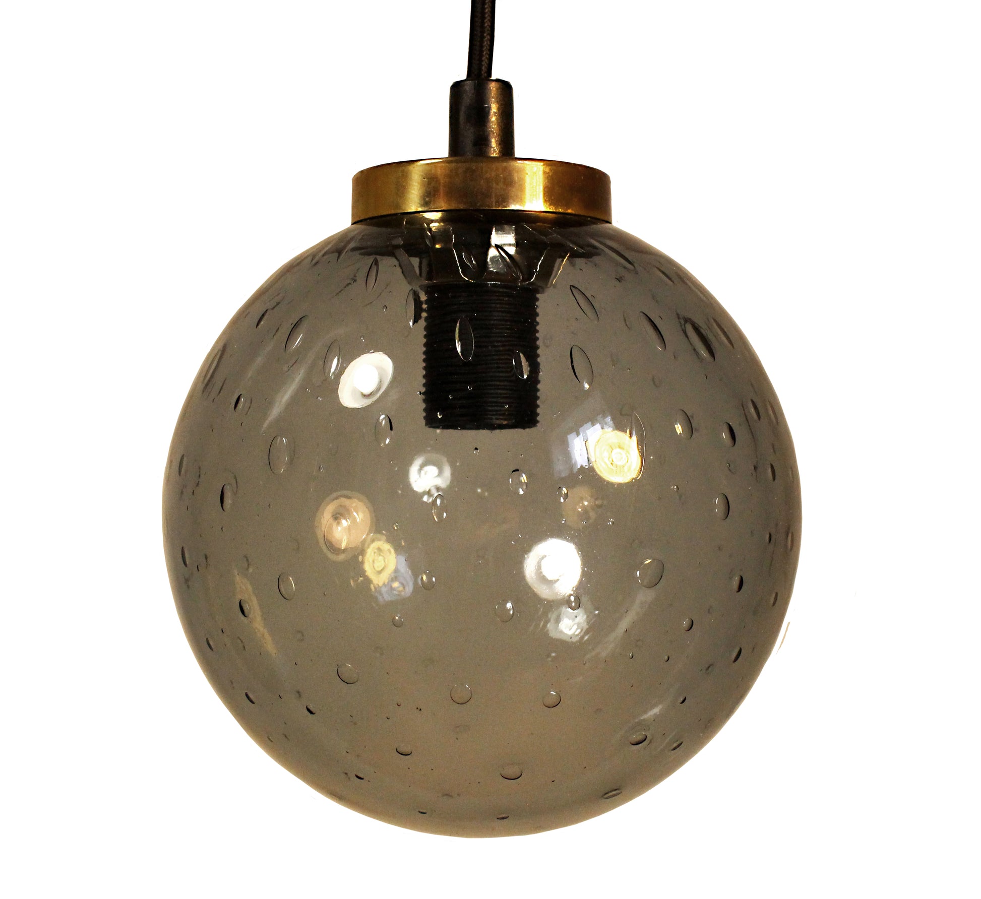 Fönsterlampa i rökfärgat glas med bubblor och mässingsfäste