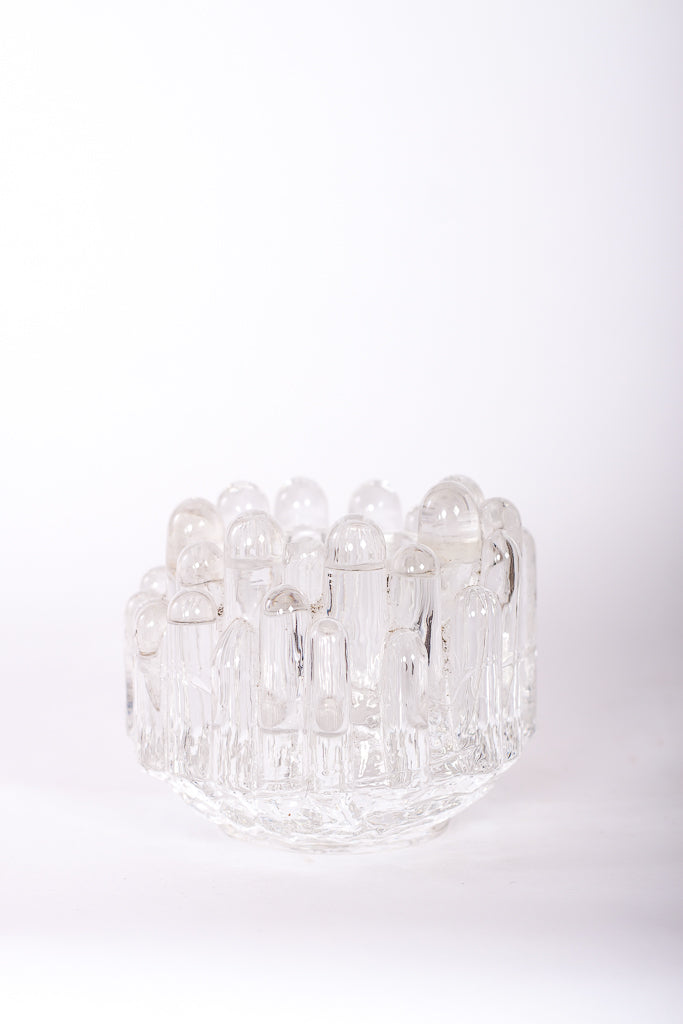 Ljusstake för värmeljus i glas. Dekorativ vintage glaskonst.

