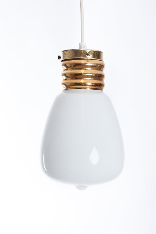 Lampa formad som en gammal glödlampa från 1970-talet.

