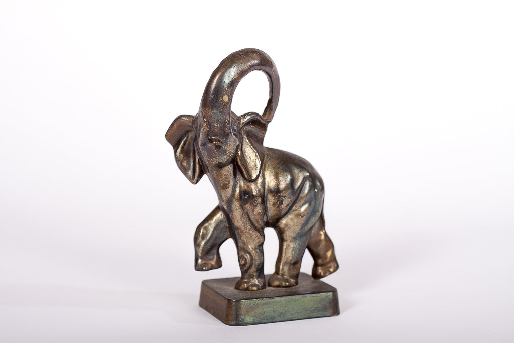 Liten dekorativ elefant i mässing
