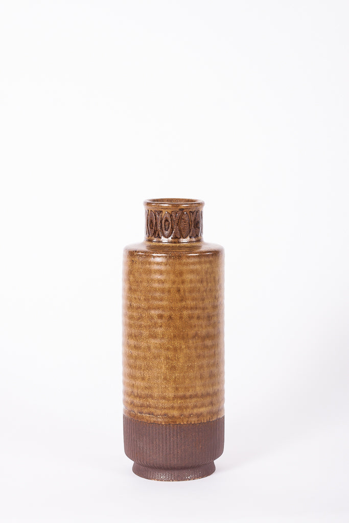 Keramikvas från Rörstrand, designad av Gunnar Nylund (1904–1997).
