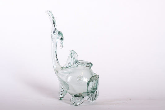 Liten fiskvas i gröntonat klarglas från Stockholms Glasbruk, designad av Ture Berglund. 
