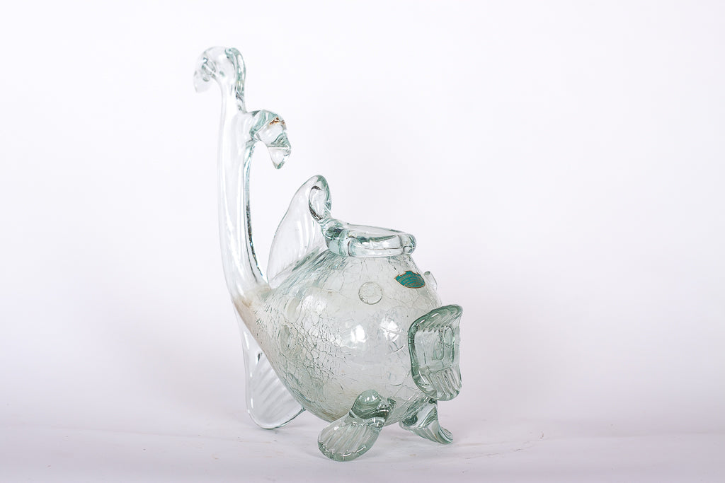Fiskvas i krackelerat gröntonat glas från Stockholms Glasbruk, designad av Ture Berglund. 
