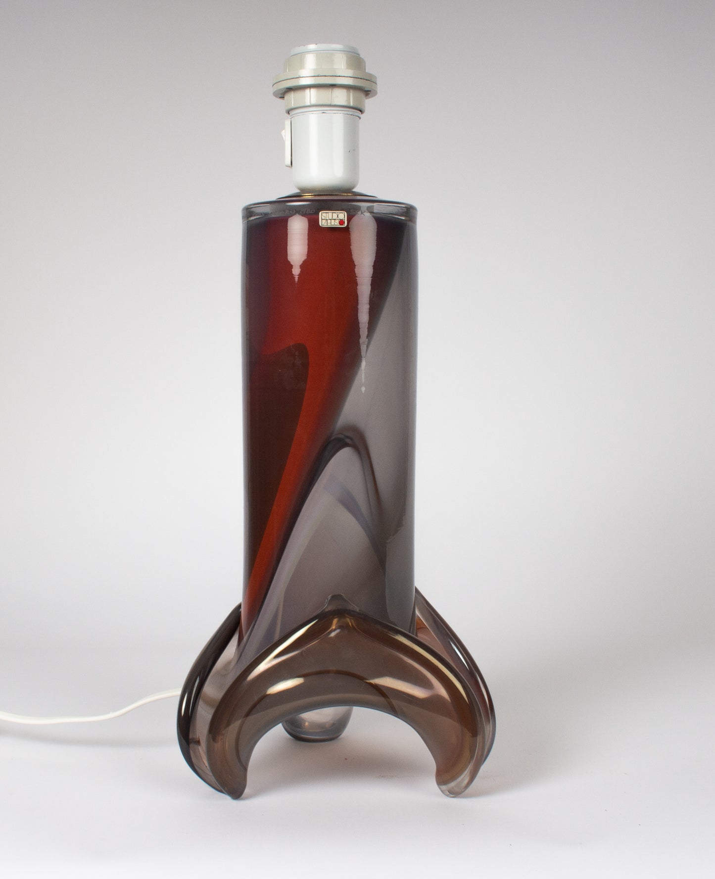 Bordslampa i glas från Studio Åhus. Svensk vintage glasdesign.
