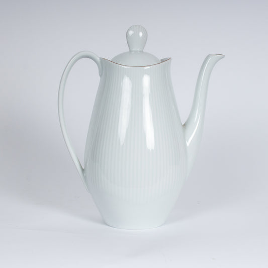 Elegant kaffekanna i porslin, modell Stella, från Uppsala-Ekeby
