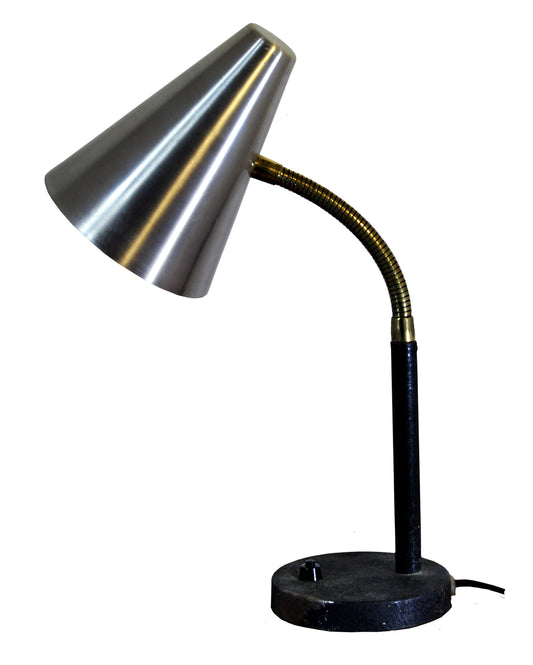 Liten nött industriskrivbordslampa i stål med vacker patina
