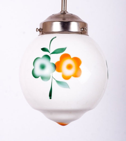 Vit vintage lampkupa med blomsterdekor
